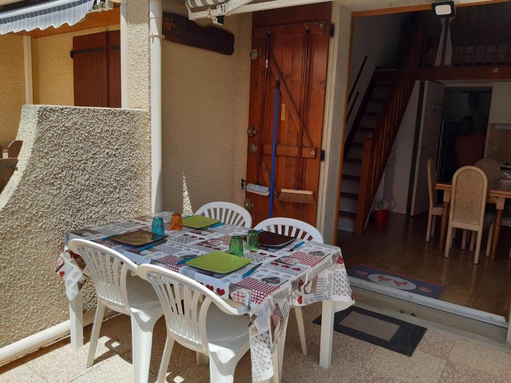 Villa Climatisée avec Mezzanine, Parking Sécurisé et Terrasse près du Lac Marin pour 4 Personnes - FR-1-798-42 - 1