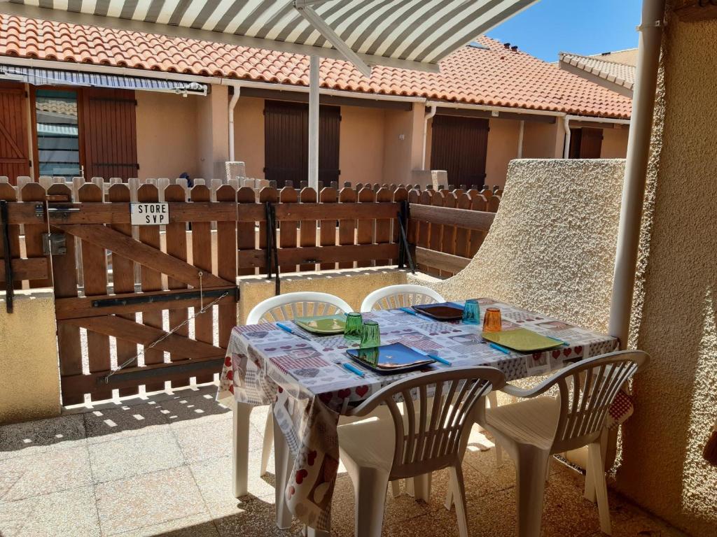 Villa Climatisée avec Mezzanine, Parking Sécurisé et Terrasse près du Lac Marin pour 4 Personnes - FR-1-798-42 - 2