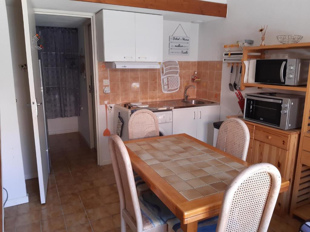 Villa Climatisée avec Mezzanine, Parking Sécurisé et Terrasse près du Lac Marin pour 4 Personnes - FR-1-798-42 - 5