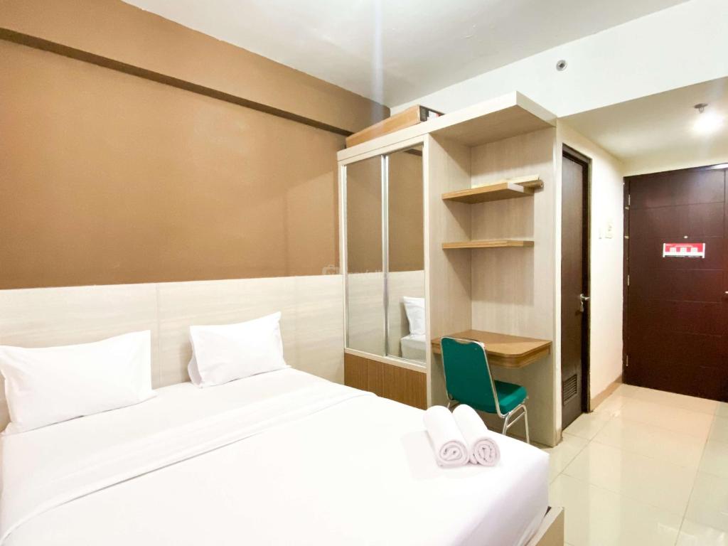 Simply Look Studio at Grand Dhika City Apartment By Travelio, Bekasi