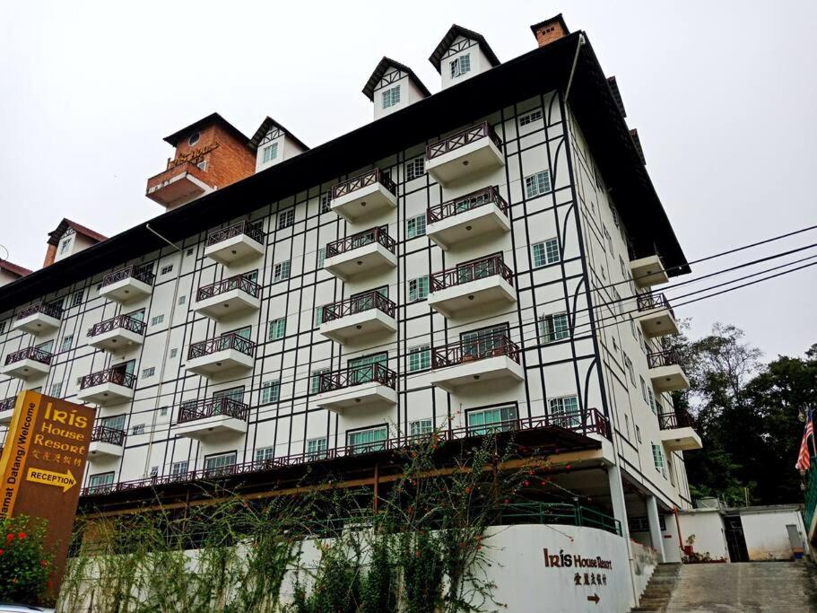 Astana Holiday Apartment (Golf Course View)