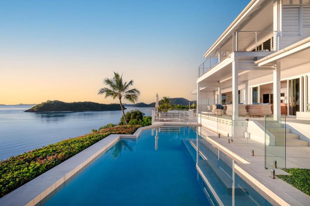 Vue de Bleu' Luxury Whitsunday Ocean View Retreat, Shute Harbour