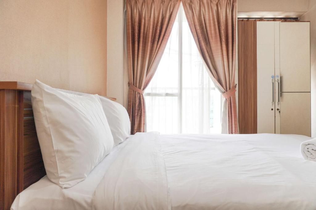 Best Price and Restful Studio at Tifolia Apartment By Travelio, Jakarta