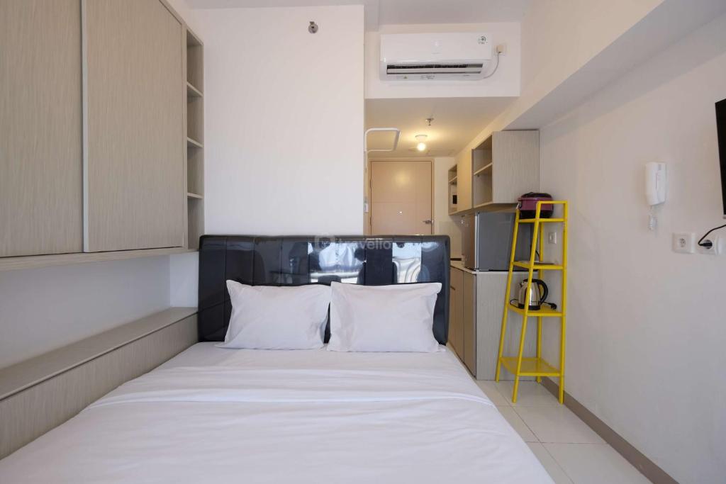 Simply and Nice Studio at Tokyo Riverside PIK 2 Apartment By Travelio, Rawalembang