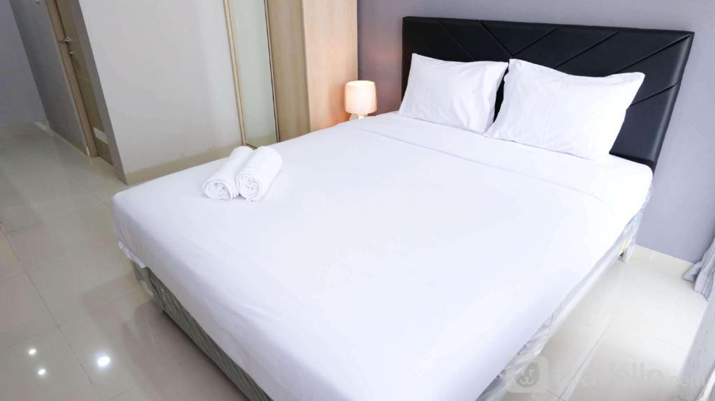 Best Choice and Nice Studio Apartment at Grand Dharmahusada Lagoon By Travelio, Surabaja