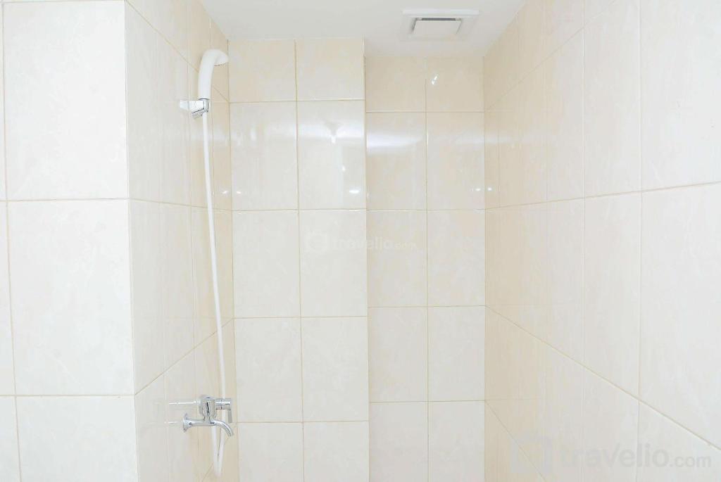 Best and Relax 2BR Springlake Summarecon Apartment By Travelio, Bekasi