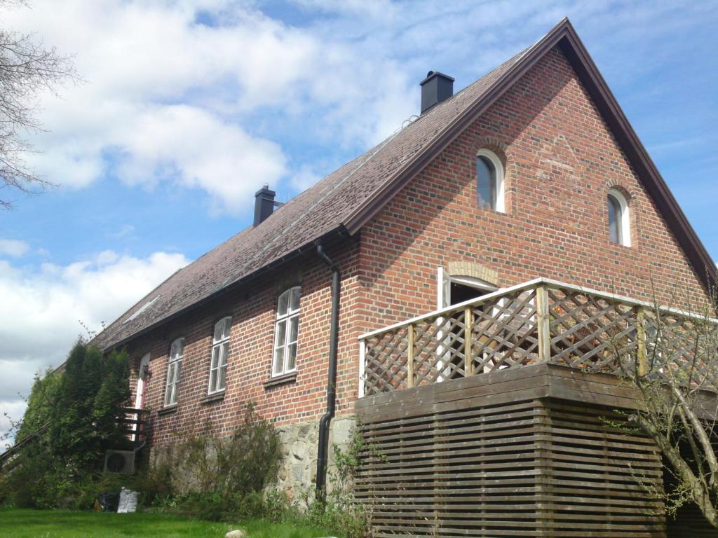 Enchanted property by the Viking stones, Västra Strö