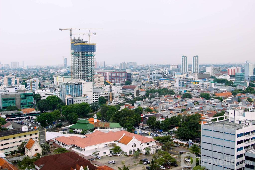 Stunning and Comfortable 2BR at Menteng Park Apartment By Travelio, Jakarta