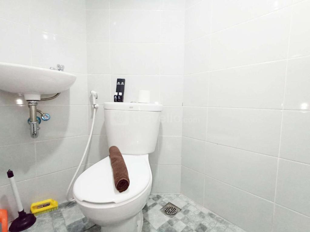 Best Deal and Homey Studio Apartment Amartha View By Travelio, Semarang