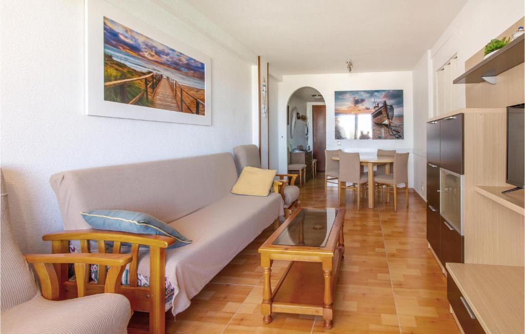 2 Bedroom Stunning Apartment In Gandia - 5