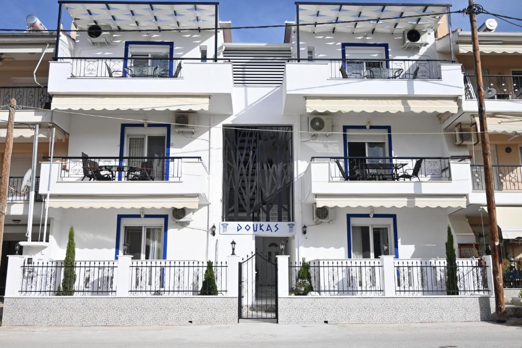 Doukas Aparthotel, Ofrynio