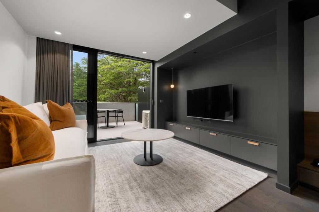 Modern Braddon Studio with Parking, Canberra