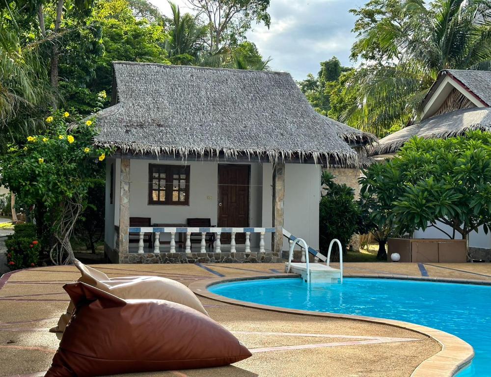 スイミングプール