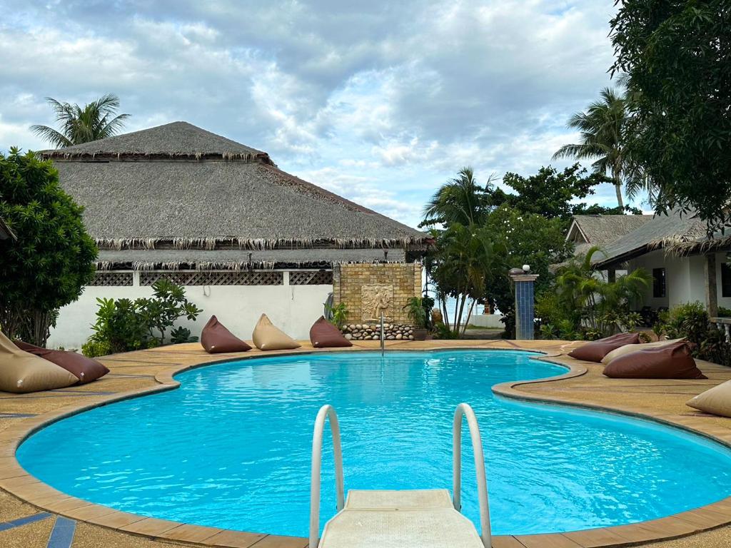 ライウィン ビーチ リゾート & スパ (Phuwadee Resort & Spa) スイミングプール