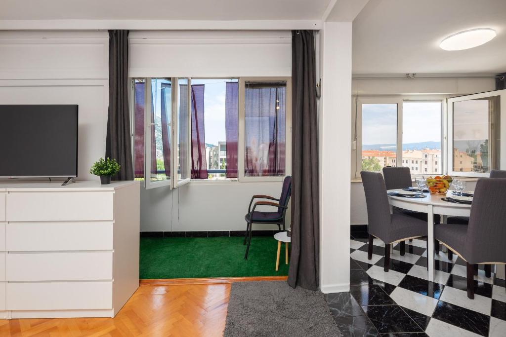 Apollo Apartment, Omiš