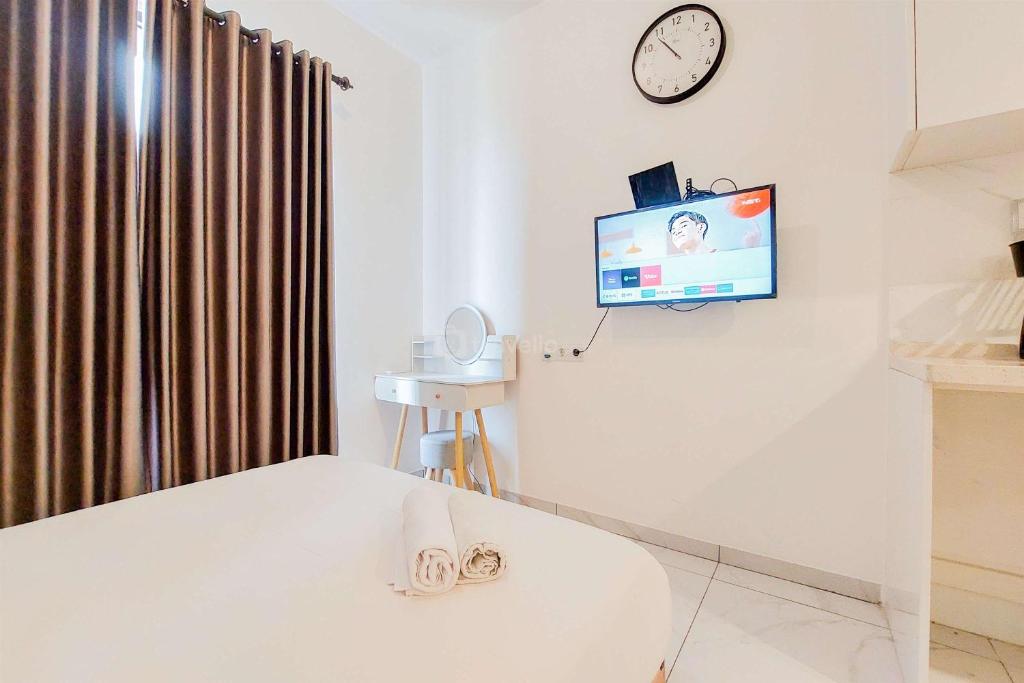 Simply and Nice Studio at Sky House Alam Sutera Apartment By Travelio, Tangerang