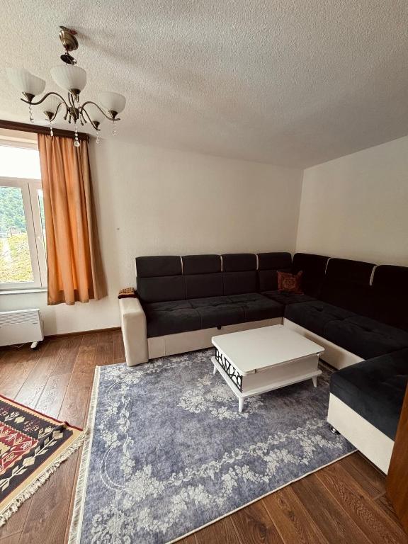 Lovely Apartment Near River Una / Fatima 1 - 2