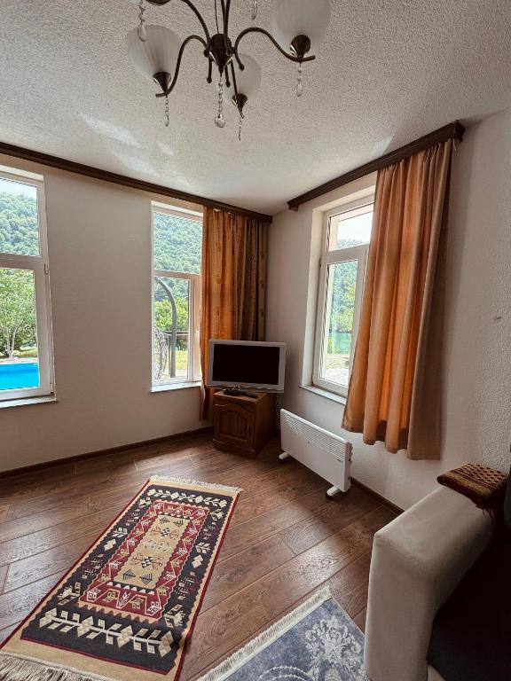 Lovely Apartment Near River Una / Fatima 1 - 3