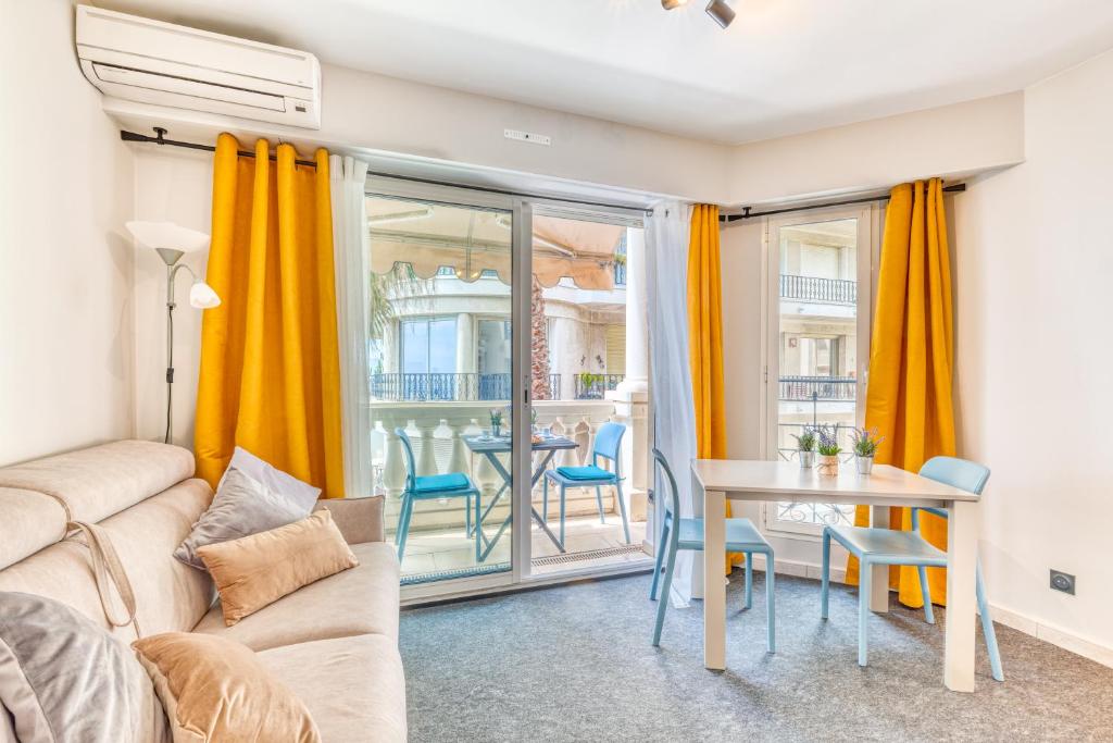 Victoria Beach Apartments - 4