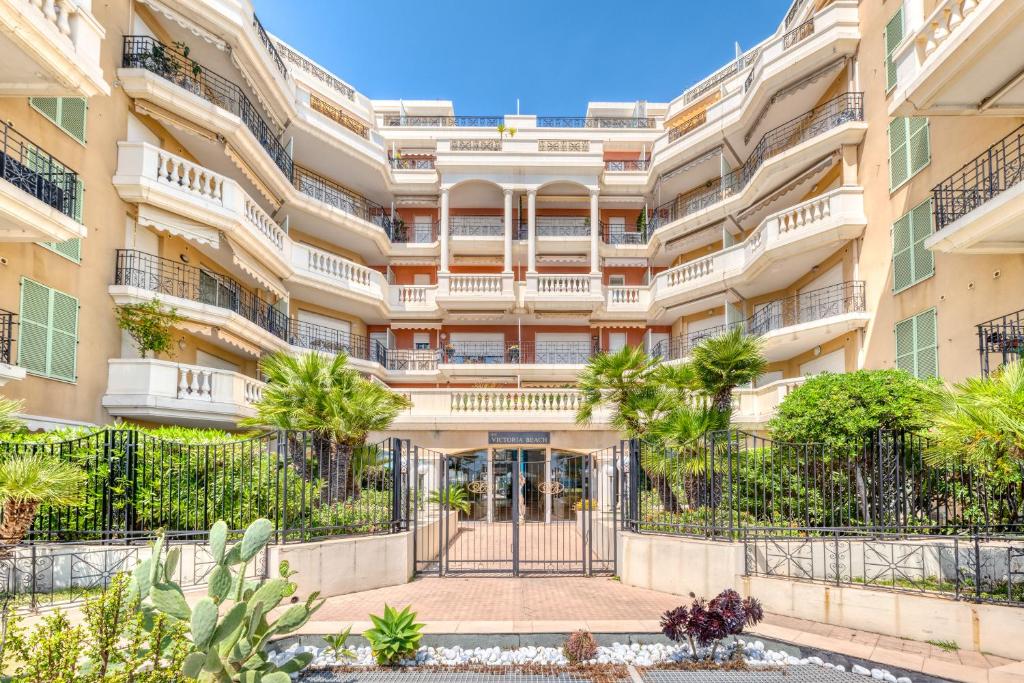 Victoria Beach Apartments - 1