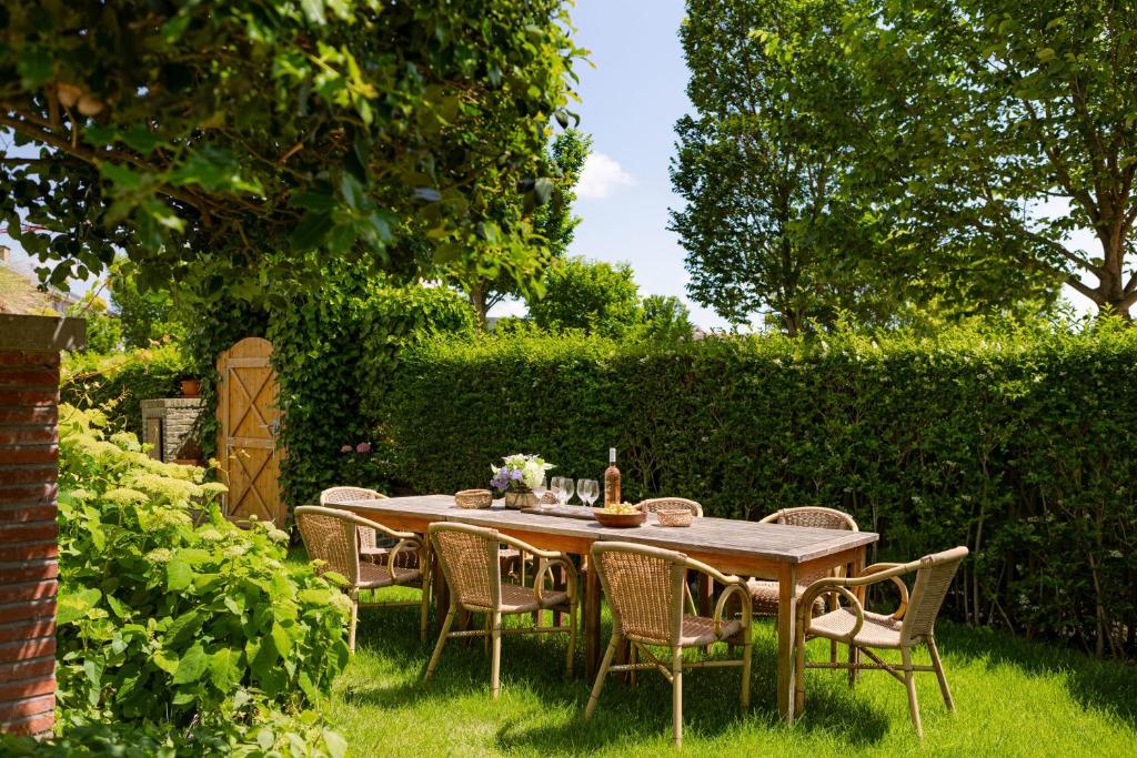 Huswell - Beautiful home for 14 guests , pets are welcome, De Haan