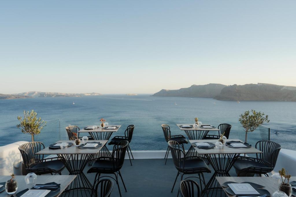 Restaurant, La Perla Villas - Adults Only in Santorini