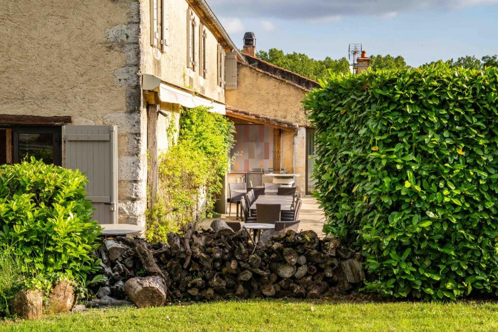 Logis Hotel La Ferme de Flaran 전경