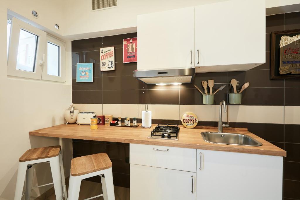 Vicky's Luxury Guesthouse by NapoliApartments - 2