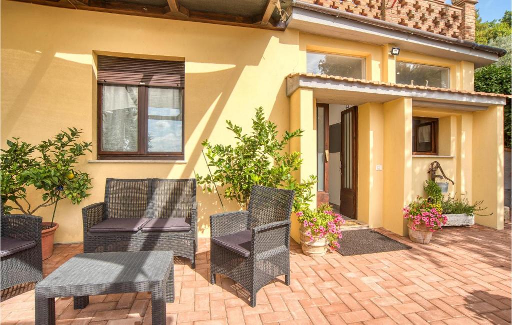 2 Bedroom Lovely Home In Chianciano Terme - 2