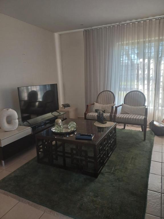 Tranquil Arcade, Boschrand