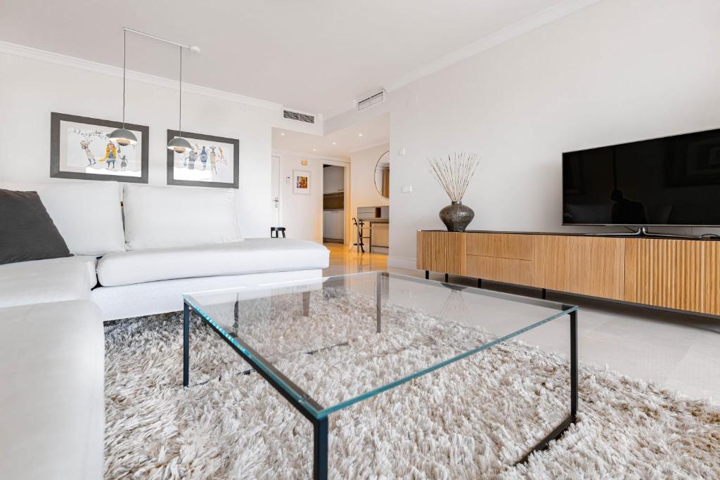 BEACHFRONT GOLDEN MILE PUENTO ROMANO SEA VIEW WIFI - 1