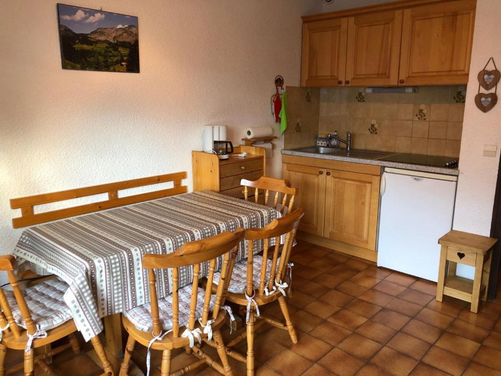 Studio confortable 4 personnes, balcon, Châtel, animaux admis - FR-1-676-188 - 2