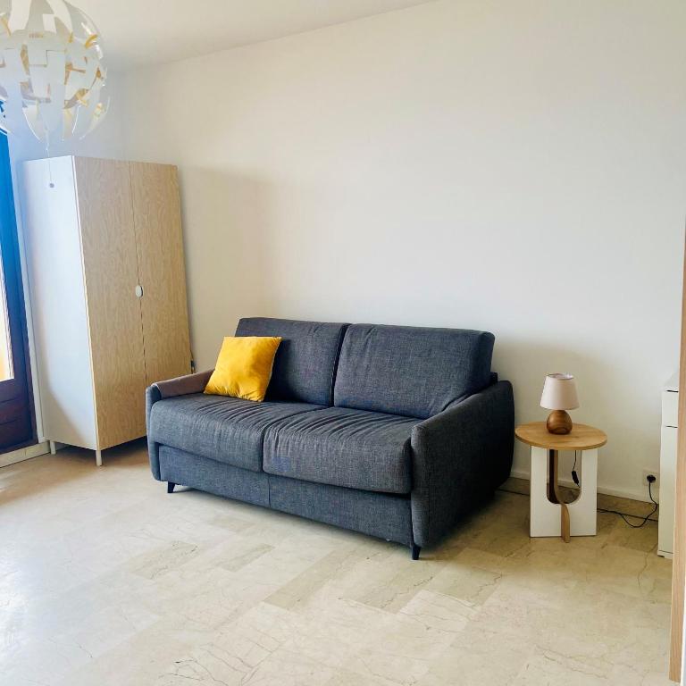 Studio Climatise , belle vue mer - 2