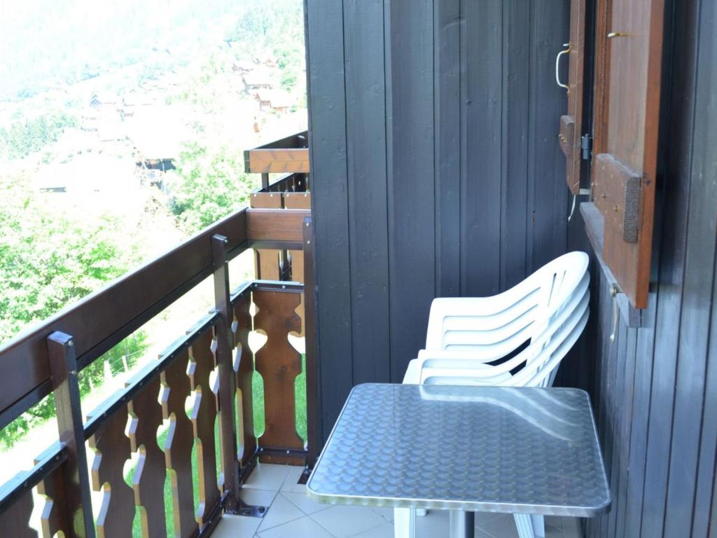 Appartement 2 Pièces pour 4 Pers. avec Balcon et Parking à Châtel - FR-1-676-101 - 2