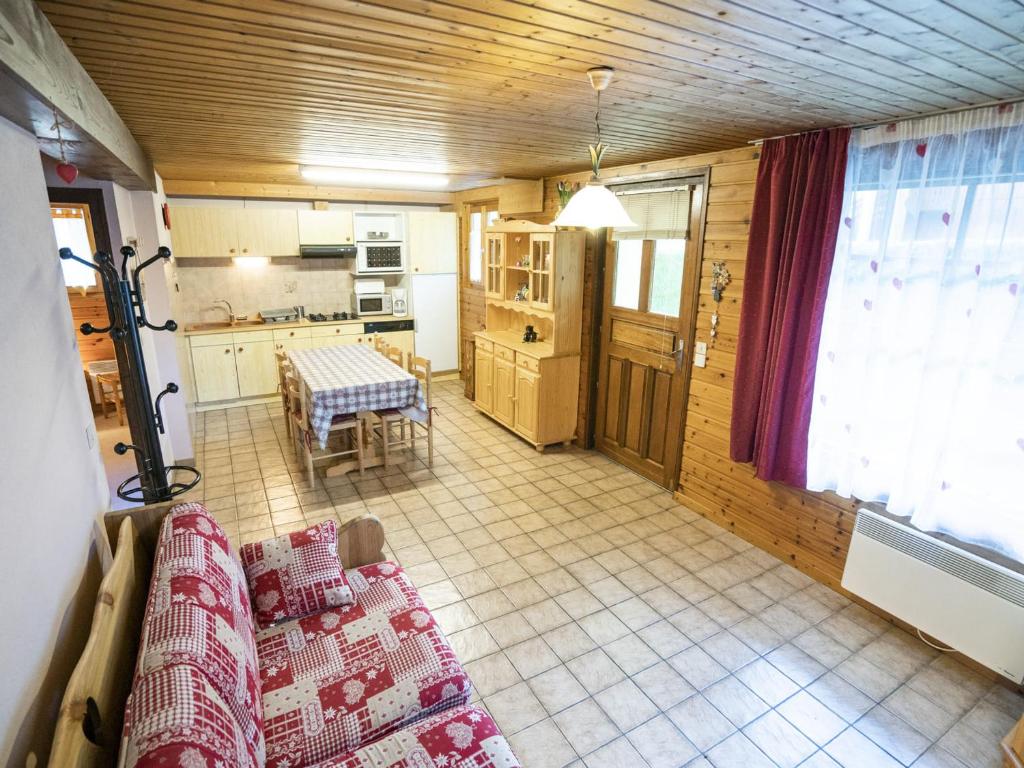 Chalet 3 Pièces, 2 Chambres, Terrasse Privée, Parking - FR-1-676-147 - 3