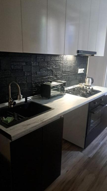 Anichkalove, Tbilisi