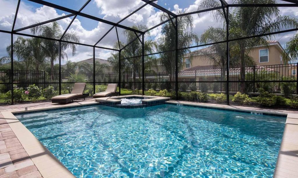 Sumptuous 5 Bdrm Home with Pool at Encore, Orlando