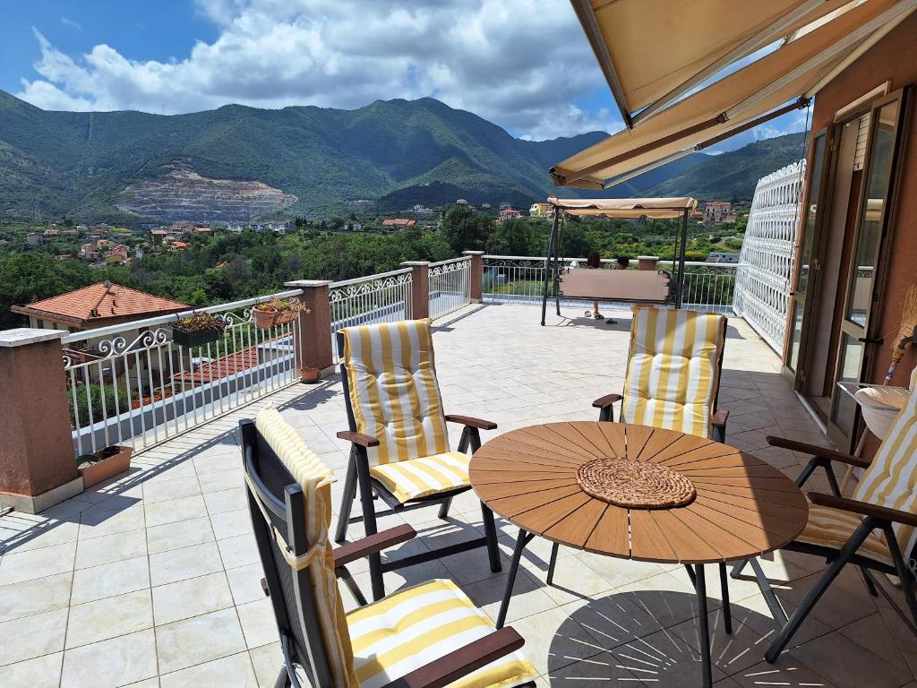 Attico Morette, terrazzo - whazapp tre due 0 26 ott ott sei 2 quattro, Boissano