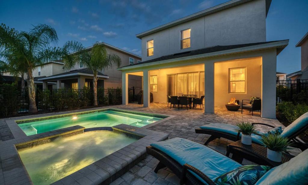 Modern 4 Bdrm Home with Game Room in Encore, Orlando