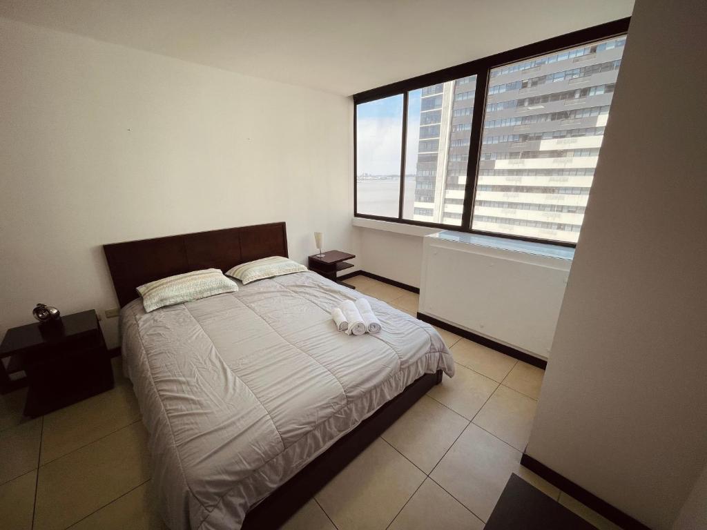 Bellini Puerto Santa Ana Suite Con Vista Al Río - 2