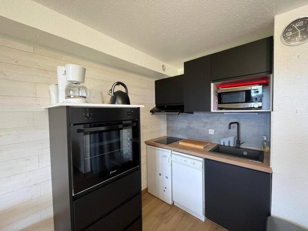 Appartement rénové 2 chambres avec terrasse aux Angles - 3