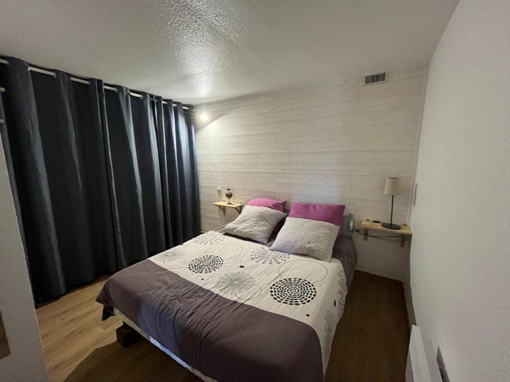 Appartement rénové 2 chambres avec terrasse aux Angles - 4