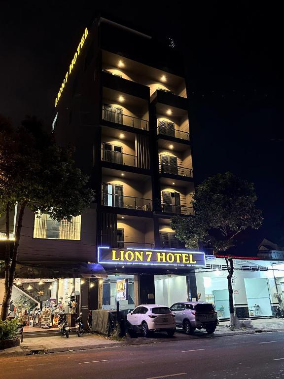 LION 7 HOTEL - 1