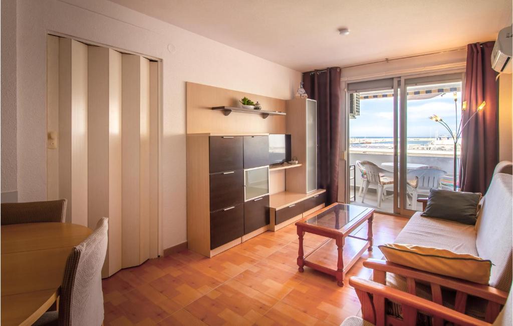 2 Bedroom Stunning Apartment In Gandia - 4