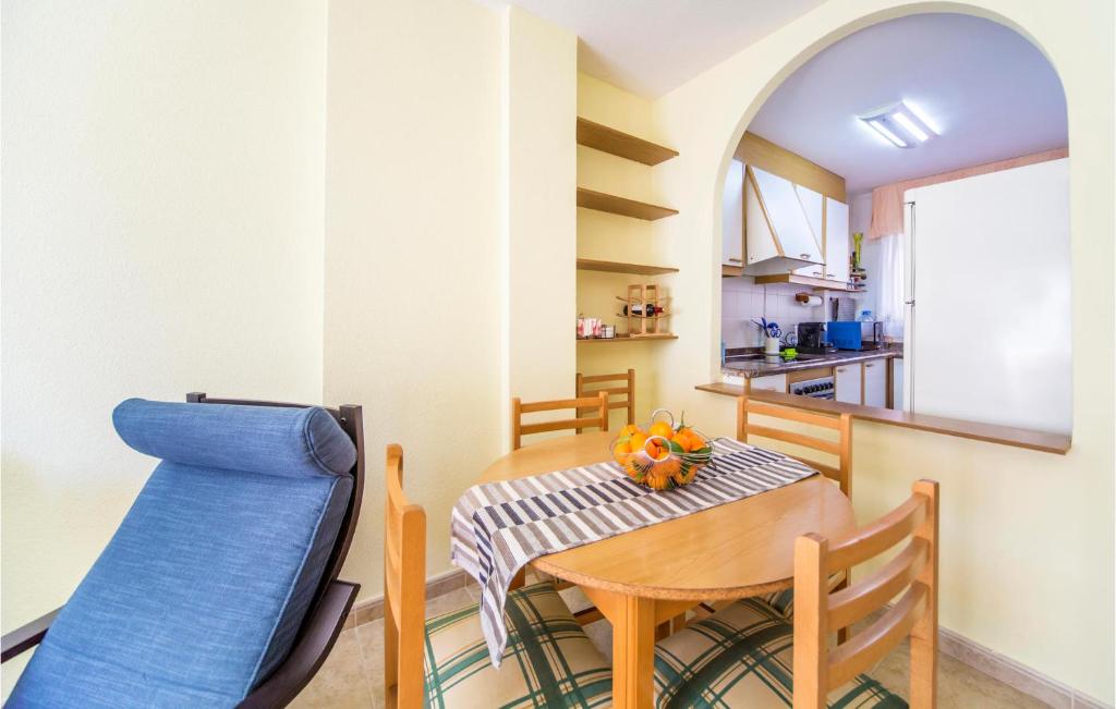 Beautiful Apartment In Oropesa Del Mar With Wifi - 4