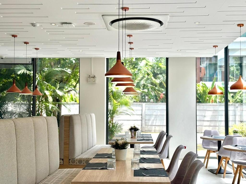 Restaurant, Canalis Suvarnabhumi Airport Hotel in Bangkok