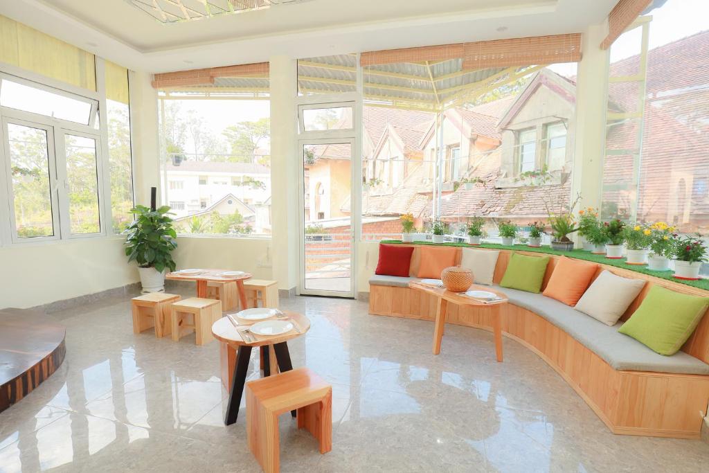 Phùng Thịnh Hotel