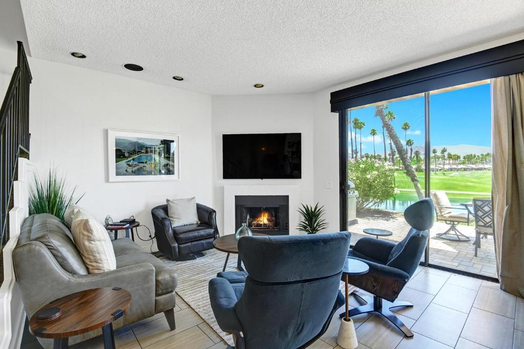 VV873- Sunshine Views, Palm Desert