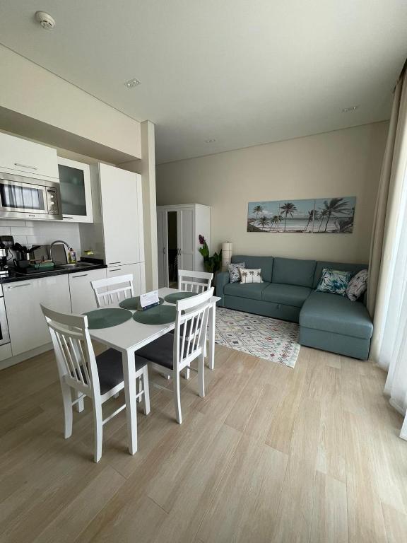 Darcy's Studio, Salalah