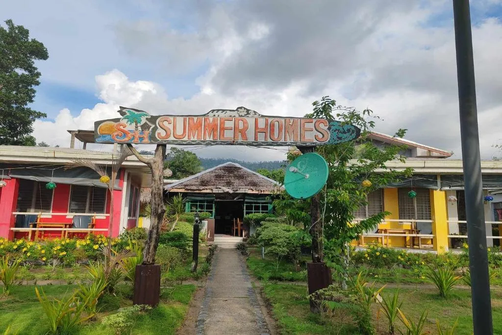 Summer Homes Beach Front Resort and Cottages Port Barton, hotel in Port Barton